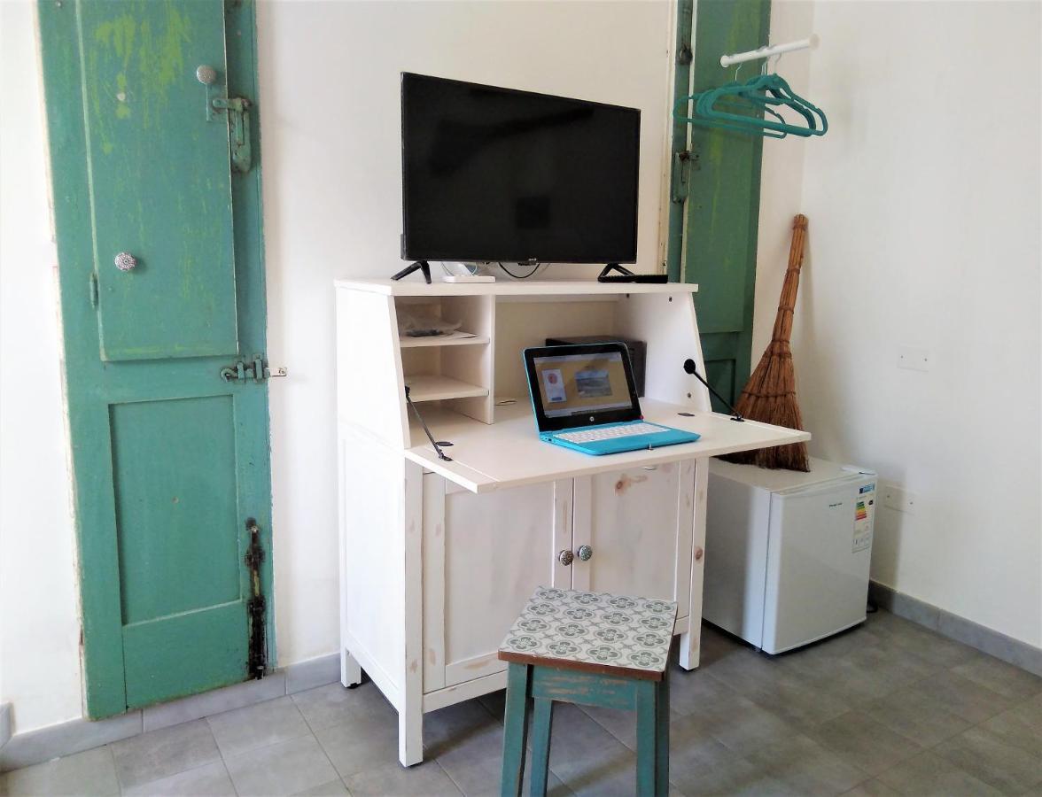 Li Perrini Boutique B&B Acquarica ภายนอก รูปภาพ