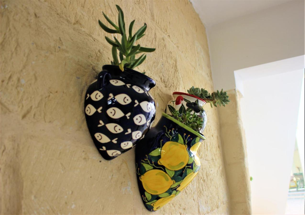 Li Perrini Boutique B&B Acquarica ภายนอก รูปภาพ