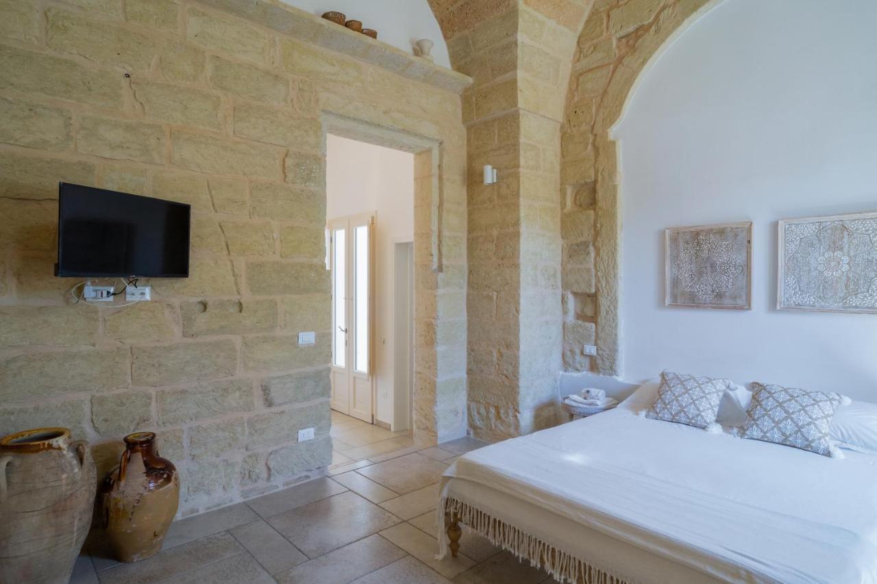 Li Perrini Boutique B&B Acquarica ภายนอก รูปภาพ