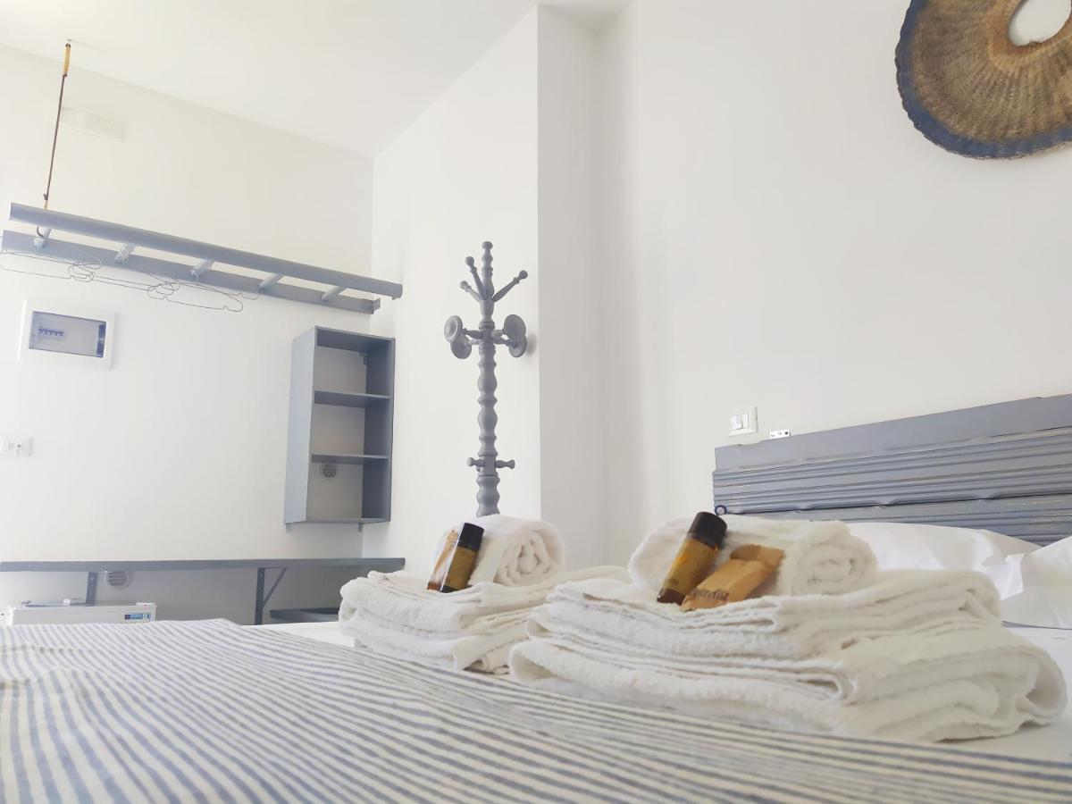 Li Perrini Boutique B&B Acquarica ภายนอก รูปภาพ